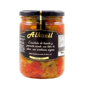 Alkäcil - Ensalada de tomate y pimiento asado, con aceitunas negras